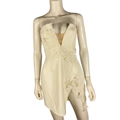 Sau Lee Embroidered White Fleur Dress Size 4
