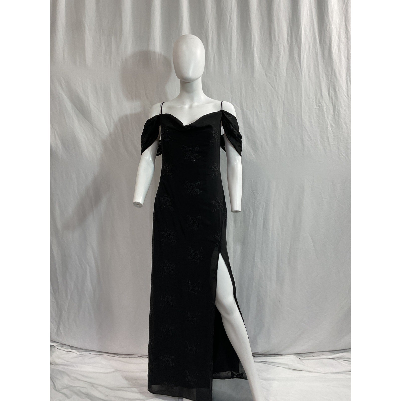 Lpa 'Yvanna' Black Embroidered Open Back Crepe Floral Maxi Dress Size S