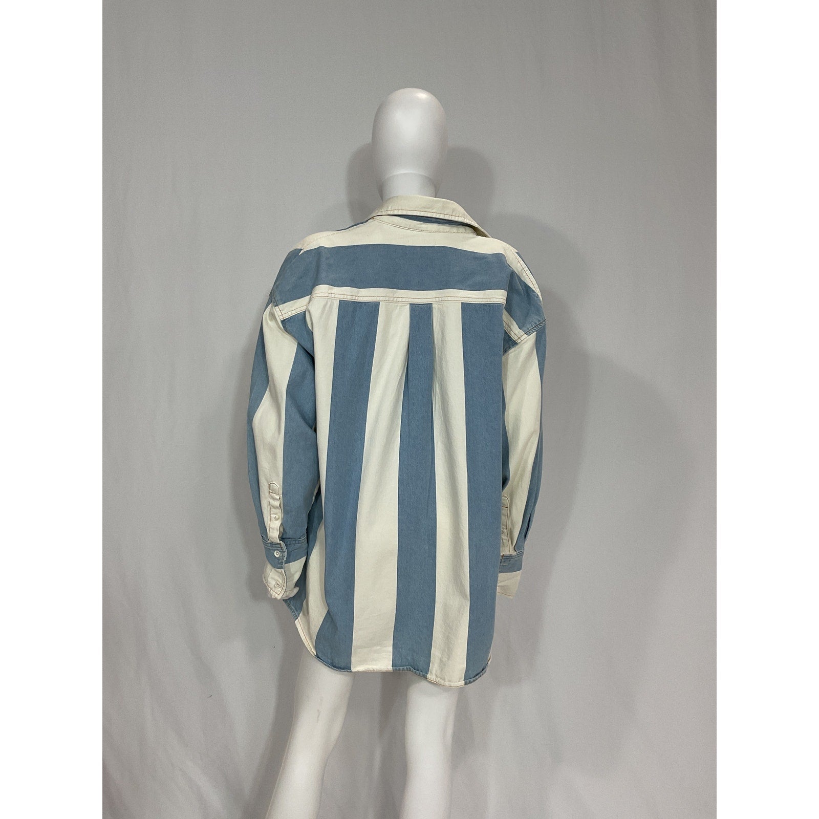 Frame 'The Borrowed' White Shirt / Button Blouse Size M