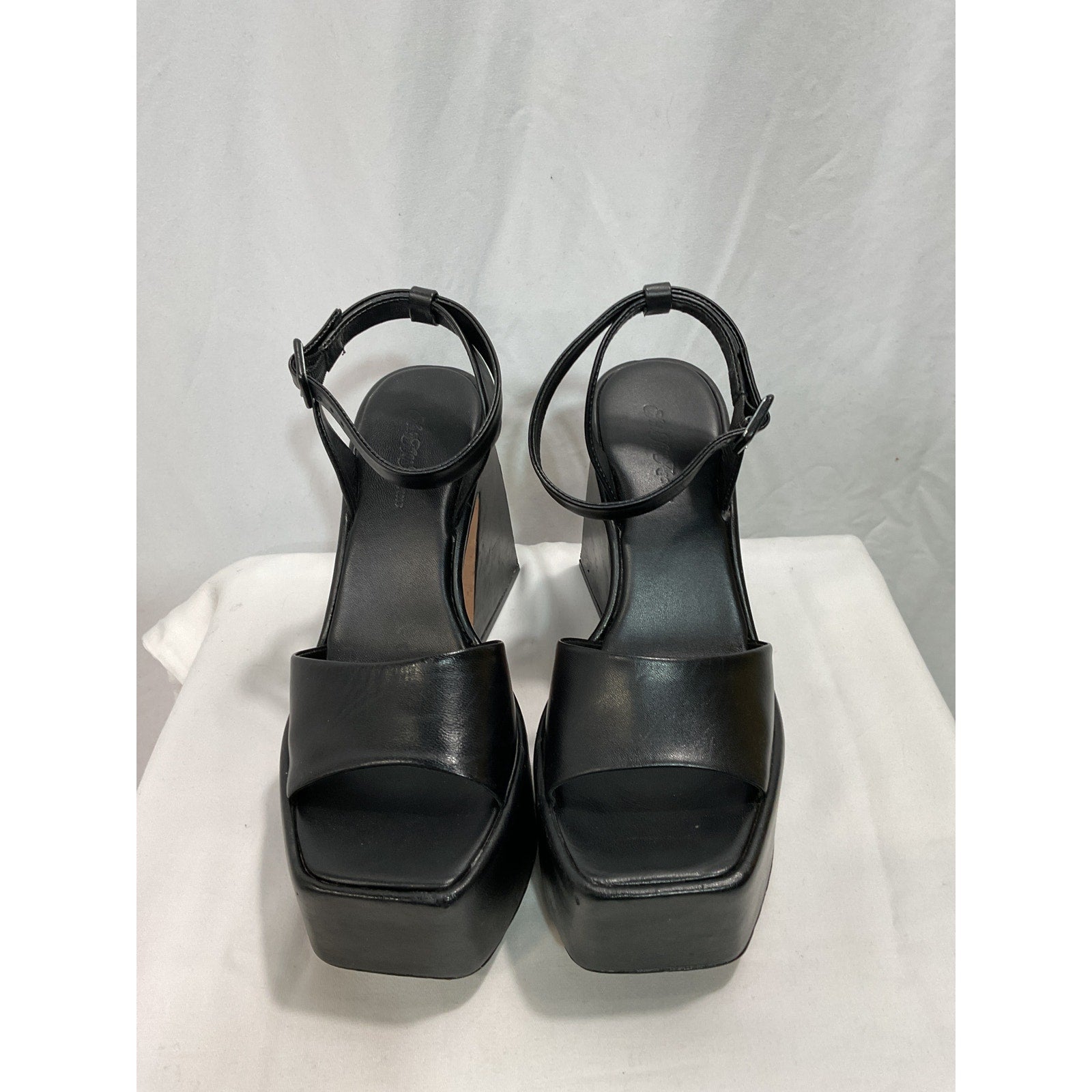 Saks Fifth Avenue 'Skyhigh' Black Platform Leather Sandals Size 7