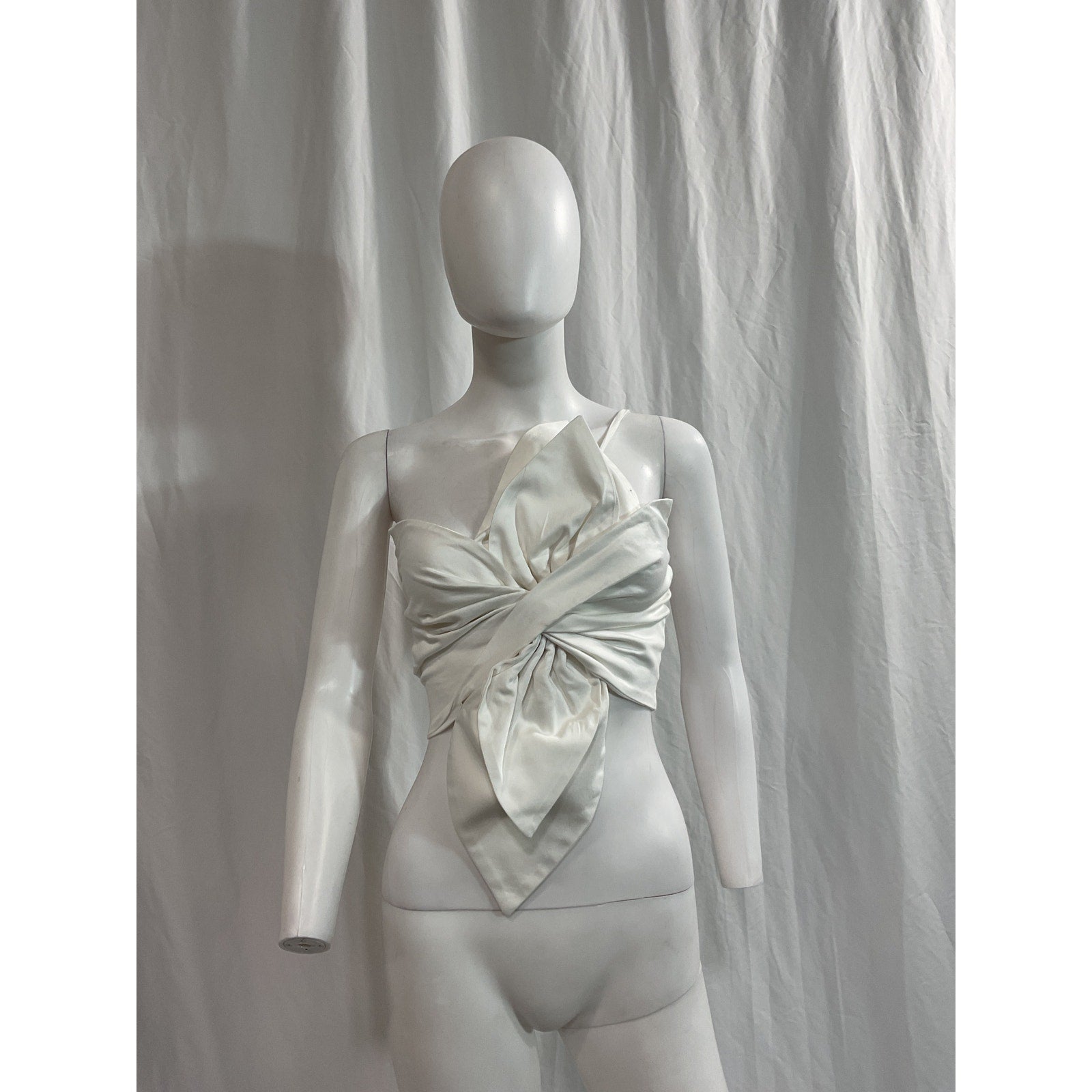 Just Bee Queen 'Orchid' White Off Shoulder Bow Detail Twill Top Size XS